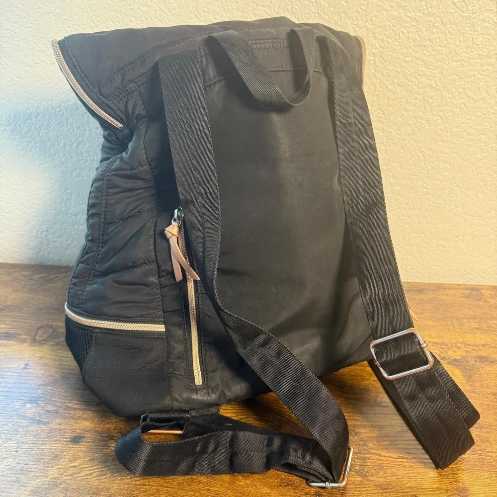 Stella & Dot Crush It Backpack Womens Large Black Quilted Nylon Gym Travel Bag